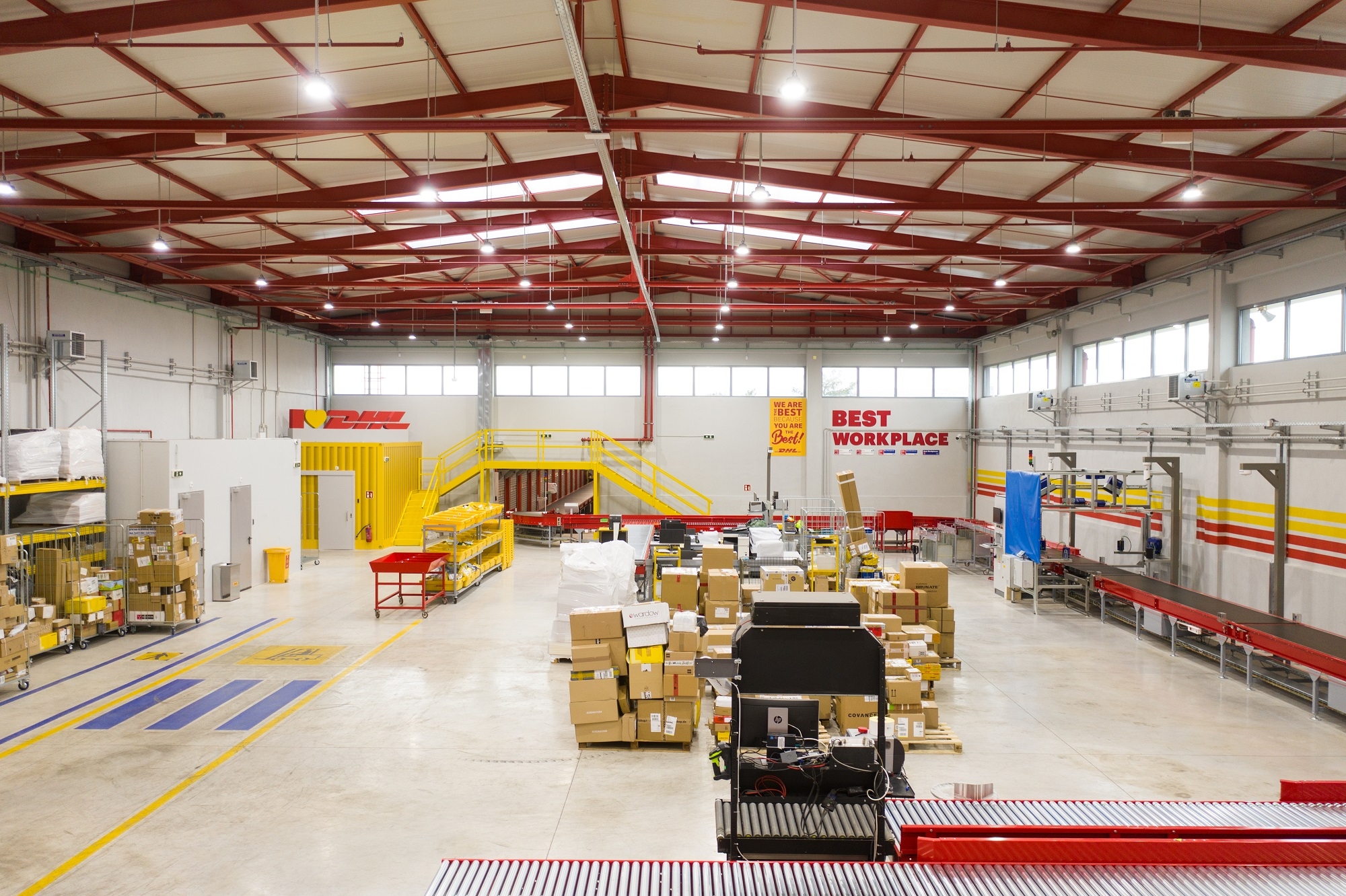 Ολοκληρώθηκε το νέο κέντρο διαλογής της DHL Express στο «Μακεδονία»