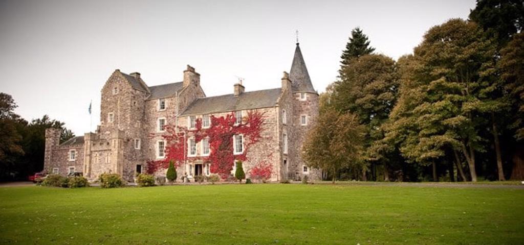 Κινέζοι αγόρασαν το Fernie Castle Hotel στη Σκωτία