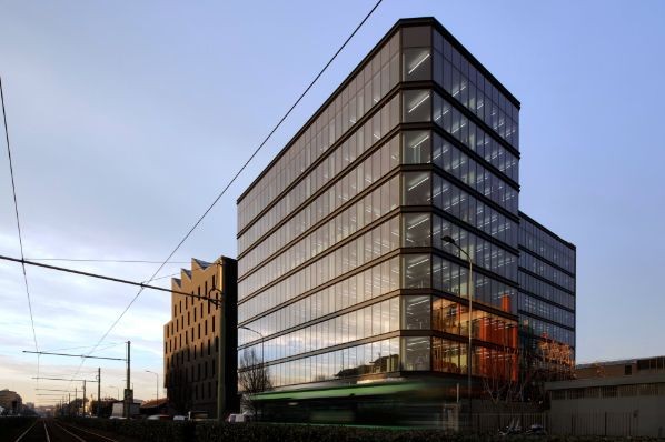 Κτίριο γραφείων στο Μιλάνο αποκτά η Investcorp