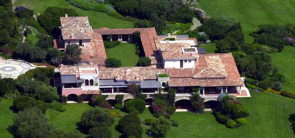 Πάνω από €4,6 δισ. τα ακίνητα του Μπερλουσκόνι  Πάνω από €4,6 δισ. τα ακίνητα του Μπερλουσκόνι