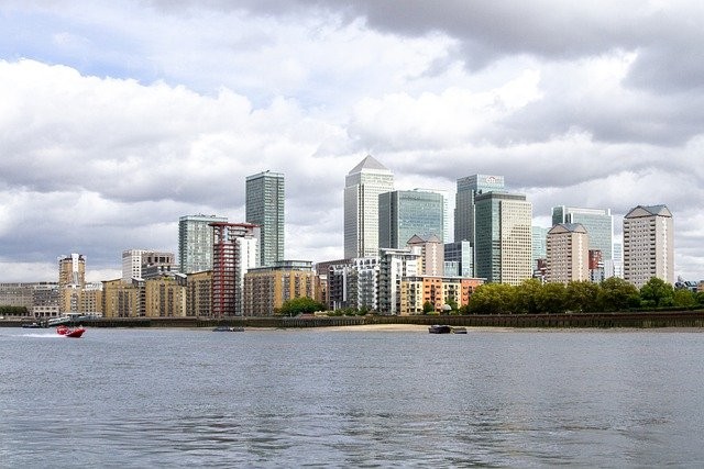 Brookfield and the Qatar Investment Authority have committed £400M to Canary Wharf Group 