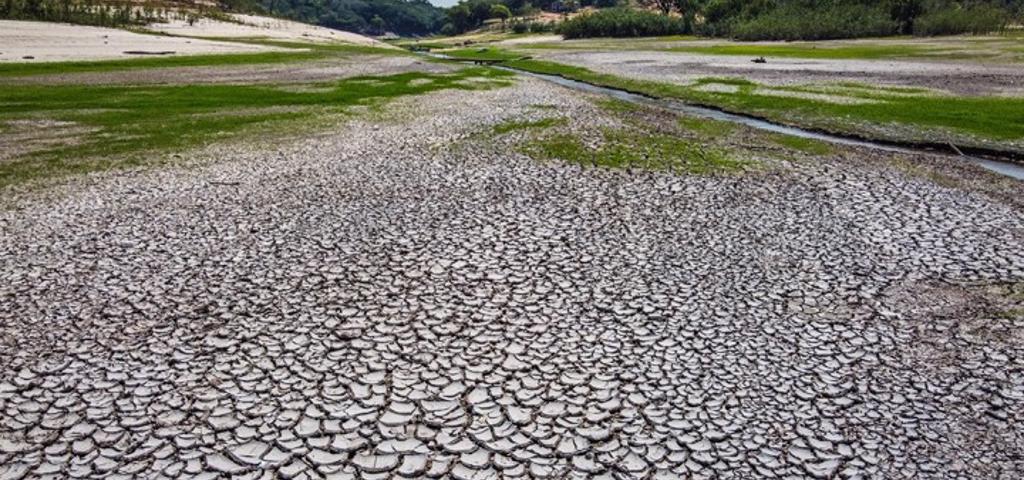 Στο έλεος της ξηρασίας πάνω από 1.000 κοινότητες στη Βραζιλία Στο έλεος της ξηρασίας πάνω από 1.000 κοινότητες στη Βραζιλία