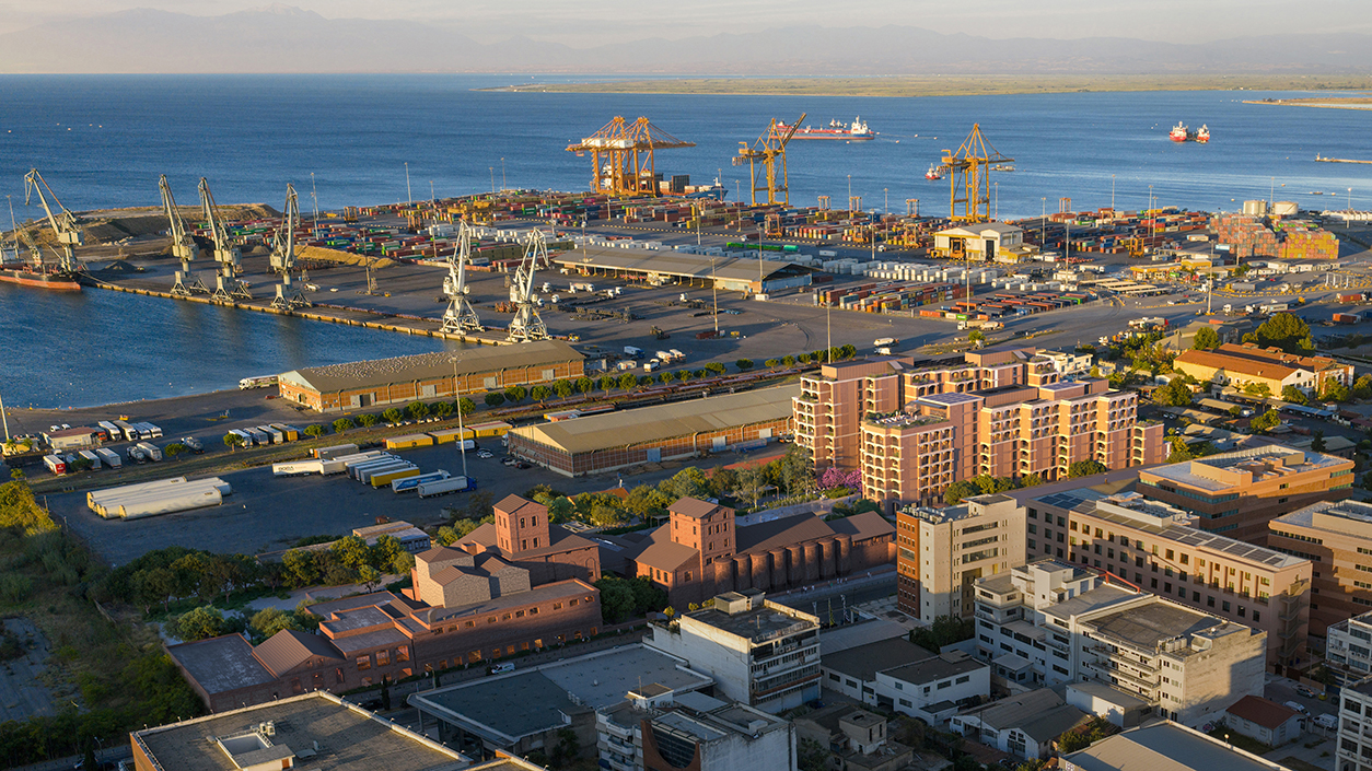 Ξεκινούν οι κατασκευαστικές εργασίες στο ιστορικό συγκρότημα Φιξ στη δυτική Θεσσαλονίκη (φωτ)