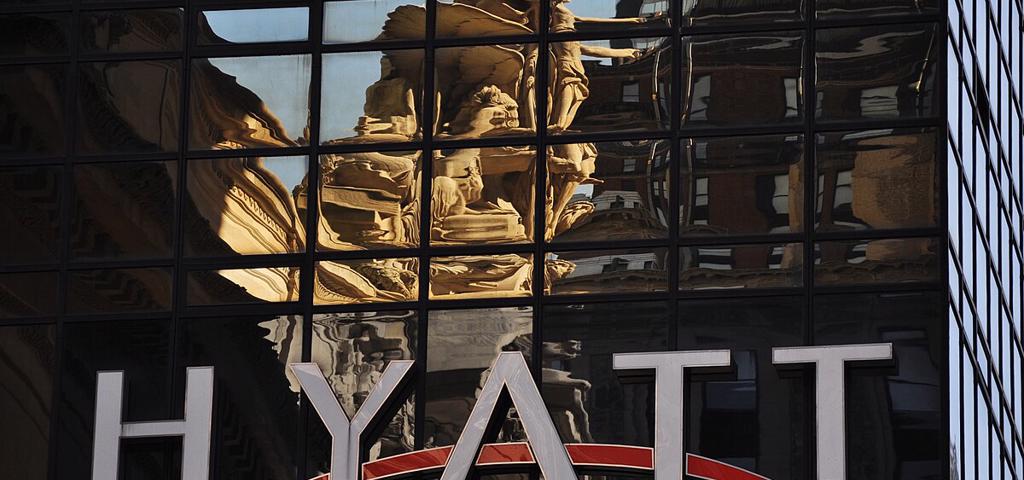Η Hyatt πουλάει το χαρτοφυλάκιο ακινήτων της Playa για $2 δισ. Η Hyatt πουλάει το χαρτοφυλάκιο ακινήτων της Playa για $2 δισ.