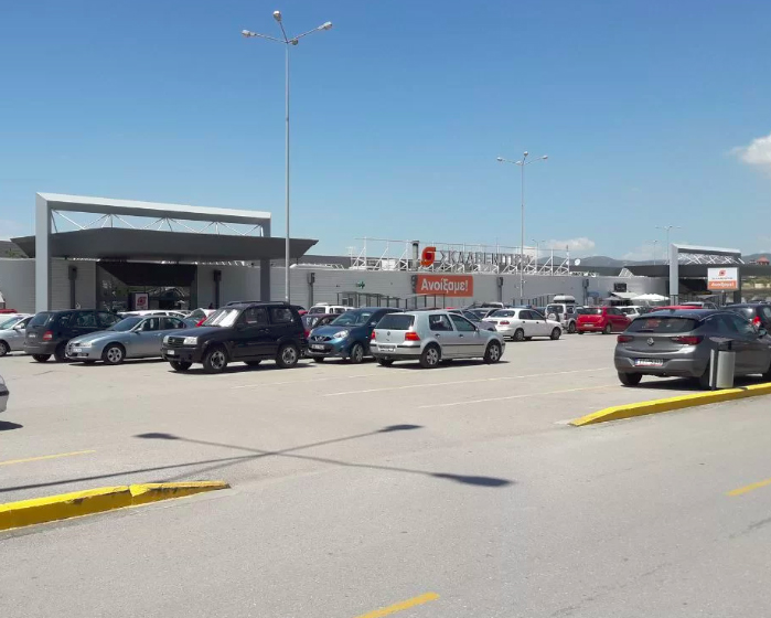 Τρία εμπορικά κέντρα αγόρασε η Indotek