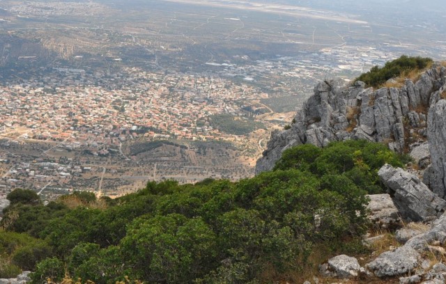 Αναστέλλονται για ένα ακόμη έτος οι οικοδομικές άδειες στον Υμηττό