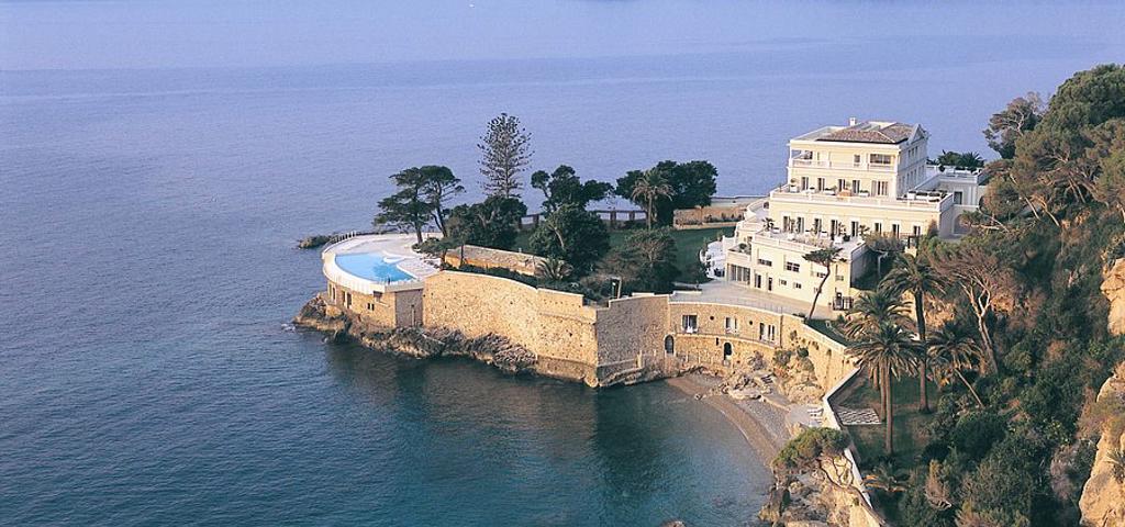 Ο Bernard Arnault σπάει όλα τα ρεκόρ με την εξαγορά του Cap Estel Ο Bernard Arnault σπάει όλα τα ρεκόρ με την εξαγορά του Cap Estel