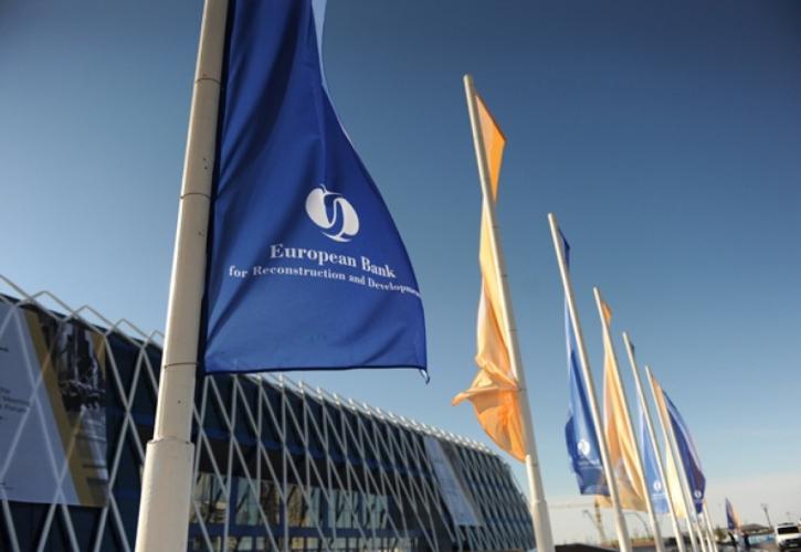 Χαμηλώνει τον πήχη της ανάπτυξης η EBRD