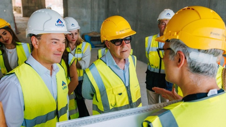 Επίσκεψη Lord Norman Foster στο έργο της Lamda στο Ελληνικό