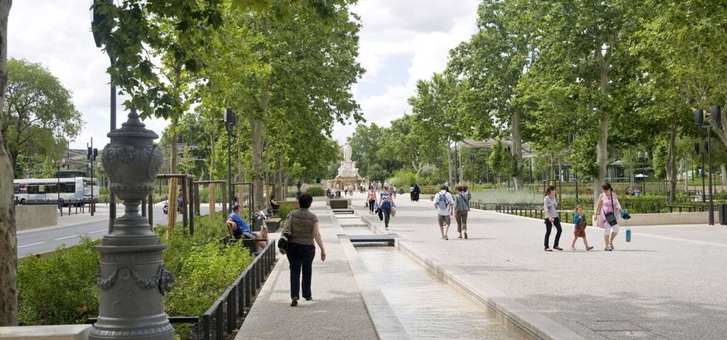 The neighborhoods that succeed in retaining their residents The neighborhoods that succeed in retaining their residents