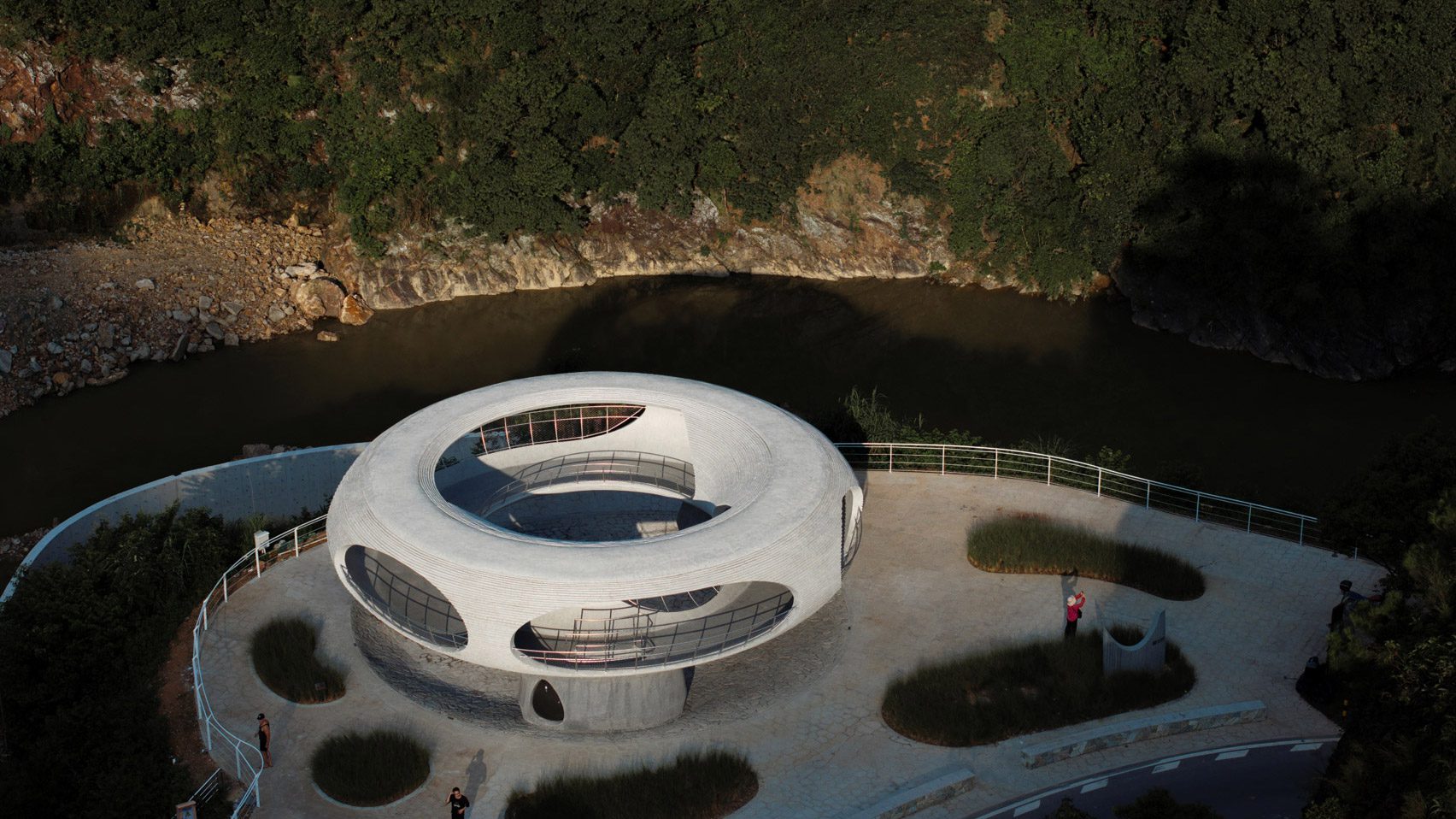 Κτίριο με μορφή "ντόνατ" από τους αρχιτέκτονες HCCH στην Κίνα