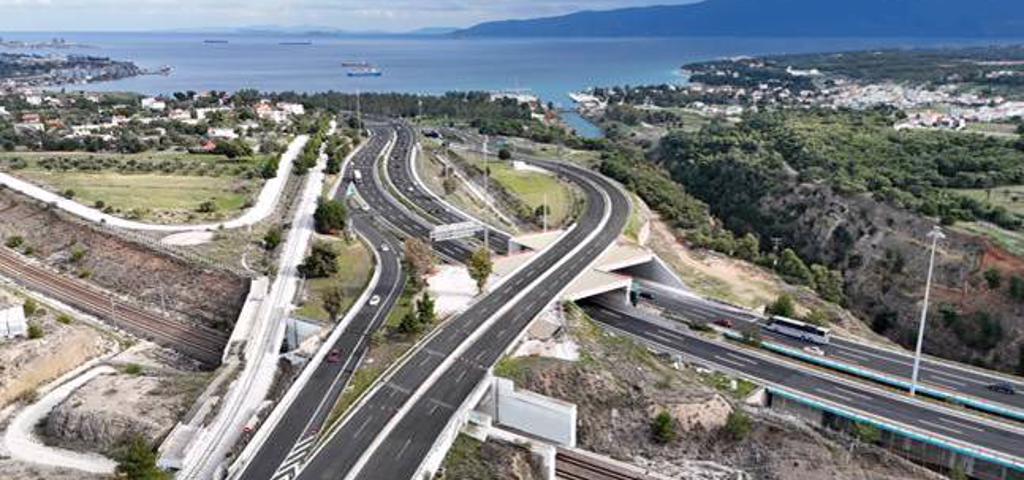 The bridge on the Old National Road at the Loutraki junction is now open and operational The bridge on the Old National Road at the Loutraki junction is now open and operational