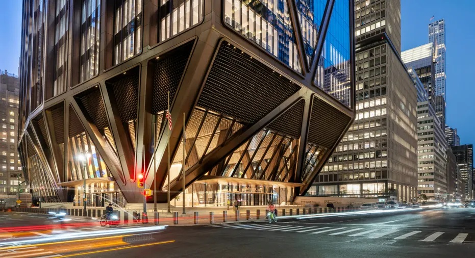 Η JPMorgan Chase εγκαινιάζει τα νέα της κεντρικά γραφεία στο Μανχάταν Η JPMorgan Chase εγκαινιάζει τα νέα της κεντρικά γραφεία στο Μανχάταν