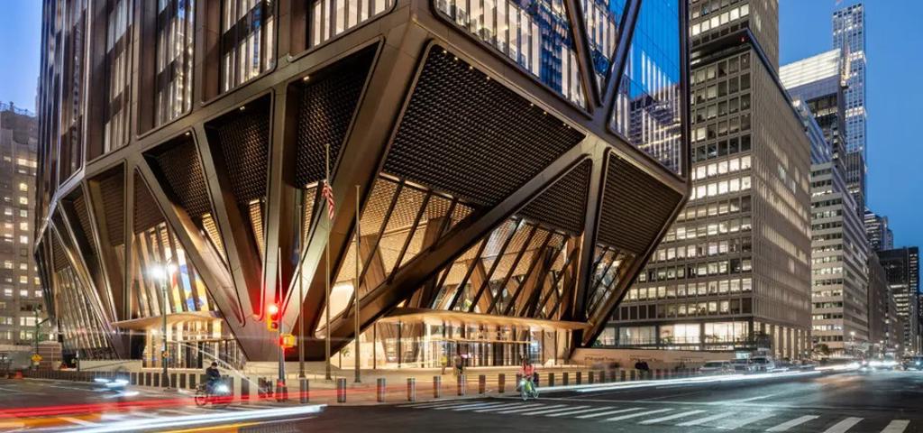 Η JPMorgan Chase εγκαινιάζει τα νέα της κεντρικά γραφεία στο Μανχάταν Η JPMorgan Chase εγκαινιάζει τα νέα της κεντρικά γραφεία στο Μανχάταν