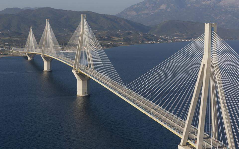 Μειώνεται το κόστος του "e-pass" στην γέφυρα Ρίου-Αντιρρίου