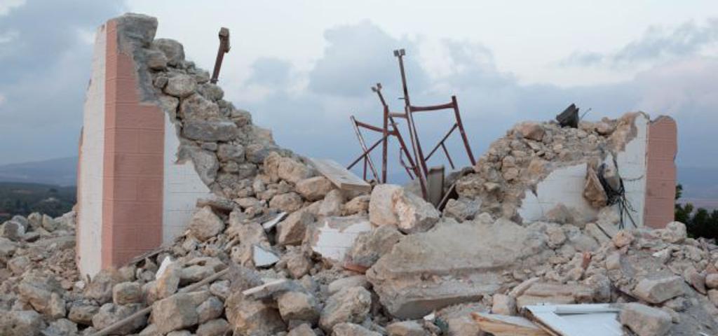 Υπεγράφη η σύμβαση για την επισκευή σεισμόπληκτων εργατικών κατοικιών στο Ληξούρι  Υπεγράφη η σύμβαση για την επισκευή σεισμόπληκτων εργατικών κατοικιών στο Ληξούρι