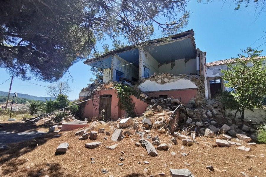 Βρίσα Λέσβου: Ξαναχτίζεται το σχολείο που κατέρρευσε στον σεισμό του 2017