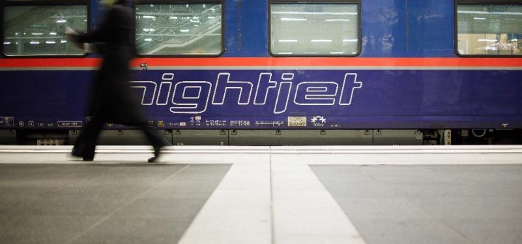 Με αμαξοστοιχία υψηλής ταχύτητας συνδέθηκε το Παρίσι με το Βερολίνο  Με αμαξοστοιχία υψηλής ταχύτητας συνδέθηκε το Παρίσι με το Βερολίνο