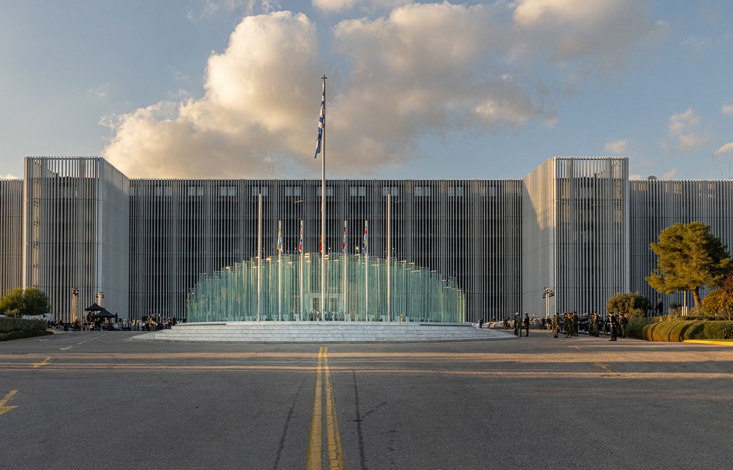 Με δωρεά της Metlen η νέα βιοκλιματική πρόσοψη του ΥΠΕΘΑ  Με δωρεά της Metlen η νέα βιοκλιματική πρόσοψη του ΥΠΕΘΑ