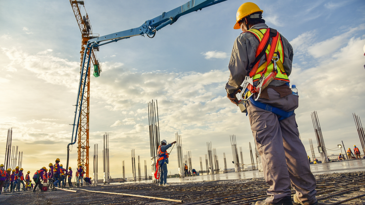 Seasonally adjusted production in the construction sector decreased by 0.2% in the euro area