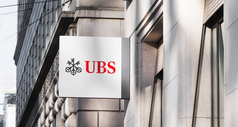UBS: Οι αγορές έτοιμες να ξεπεράσουν τους “σκοπέλους”. Οι κίνδυνοι για το real estate.