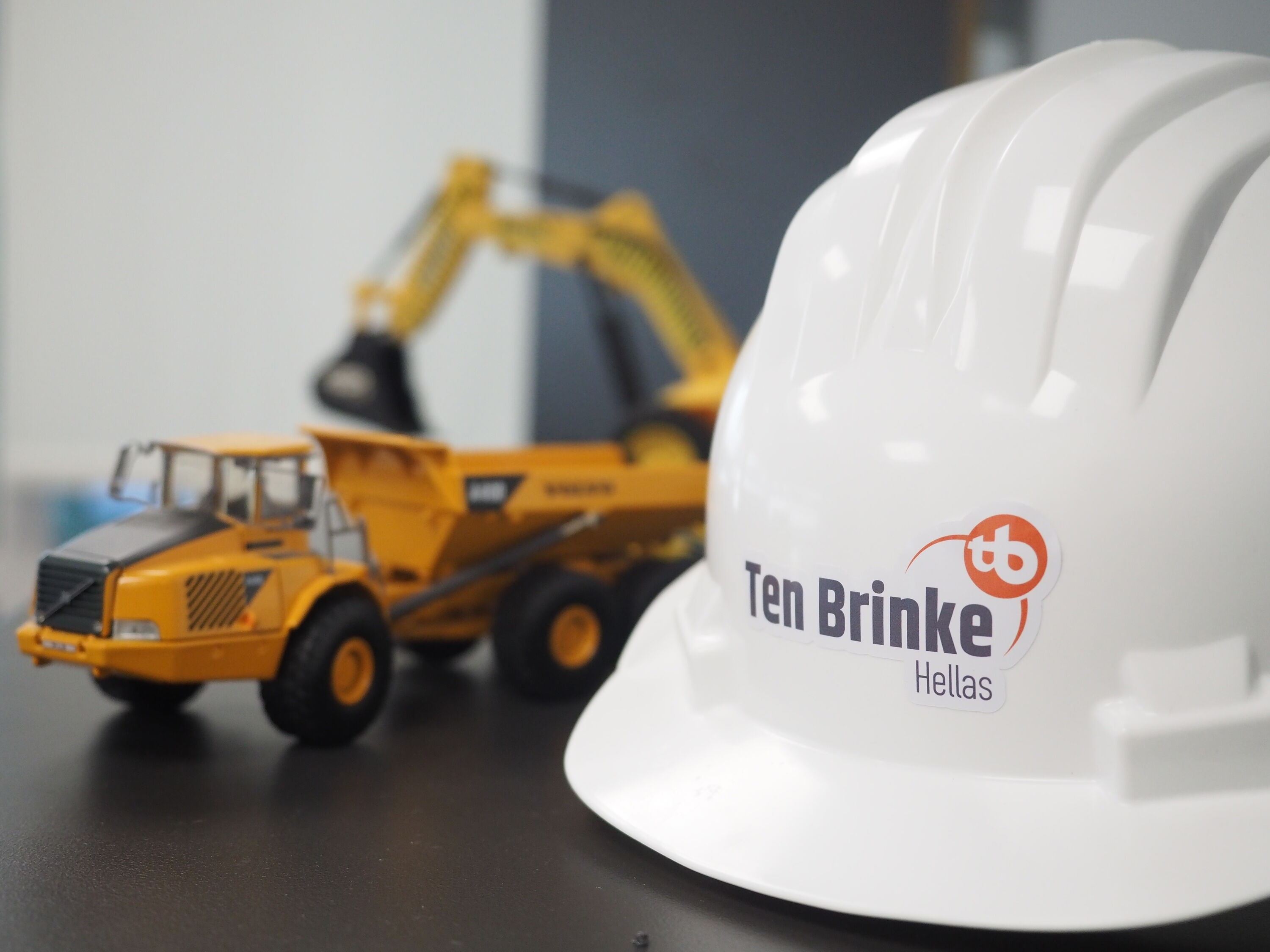 Ten Brinke's turnover in Greece is estimated at € 300 million