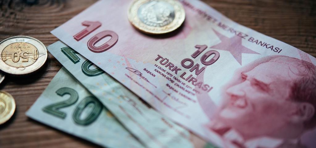 Η κεντρική τράπεζα της Τουρκίας αύξησε το βασικό της επιτόκιο στο 15% 