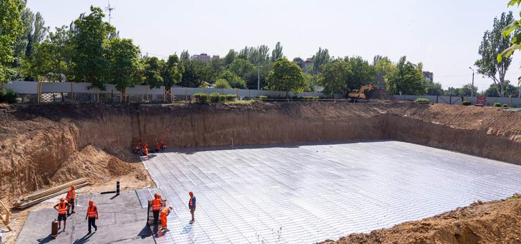 Υπόγεια σχολεία χτίζονται στην Ουκρανία για την προστασία των παιδιών Υπόγεια σχολεία χτίζονται στην Ουκρανία για την προστασία των παιδιών