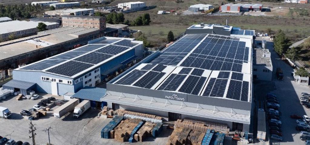 100% από ΑΠΕ η ηλεκτρική ενέργεια για τη λειτουργία του εργοστασίου της Παπουτσάνης στη Ριτσώνα 100% από ΑΠΕ η ηλεκτρική ενέργεια για τη λειτουργία του εργοστασίου της Παπουτσάνης στη Ριτσώνα