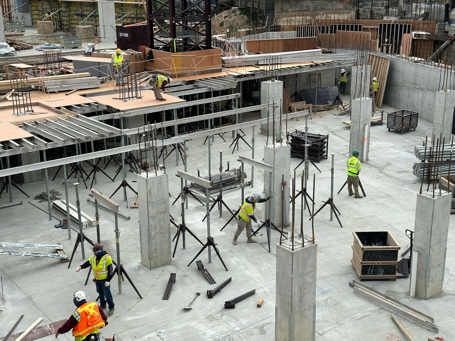 All new construction projects on one platform - e-red