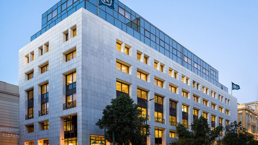 Alpha Red Alpha Bank launches €500M bond buyback offer - e-red